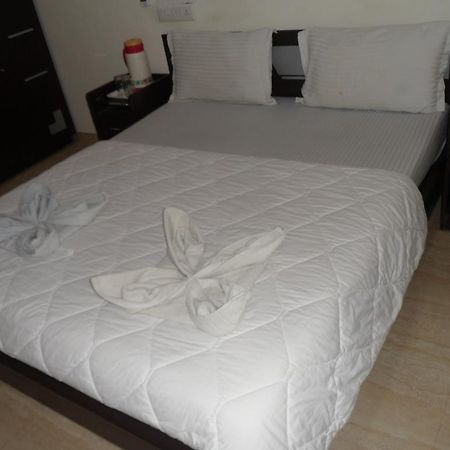Hotel Rajdeep Inn Ahmedabad Eksteriør billede