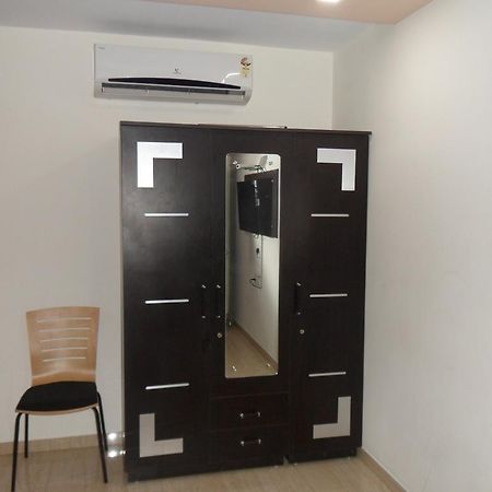 Hotel Rajdeep Inn Ahmedabad Eksteriør billede