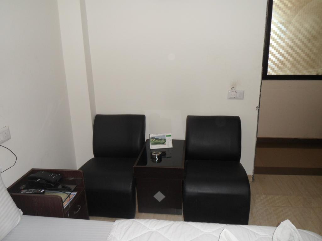 Hotel Rajdeep Inn Ahmedabad Eksteriør billede