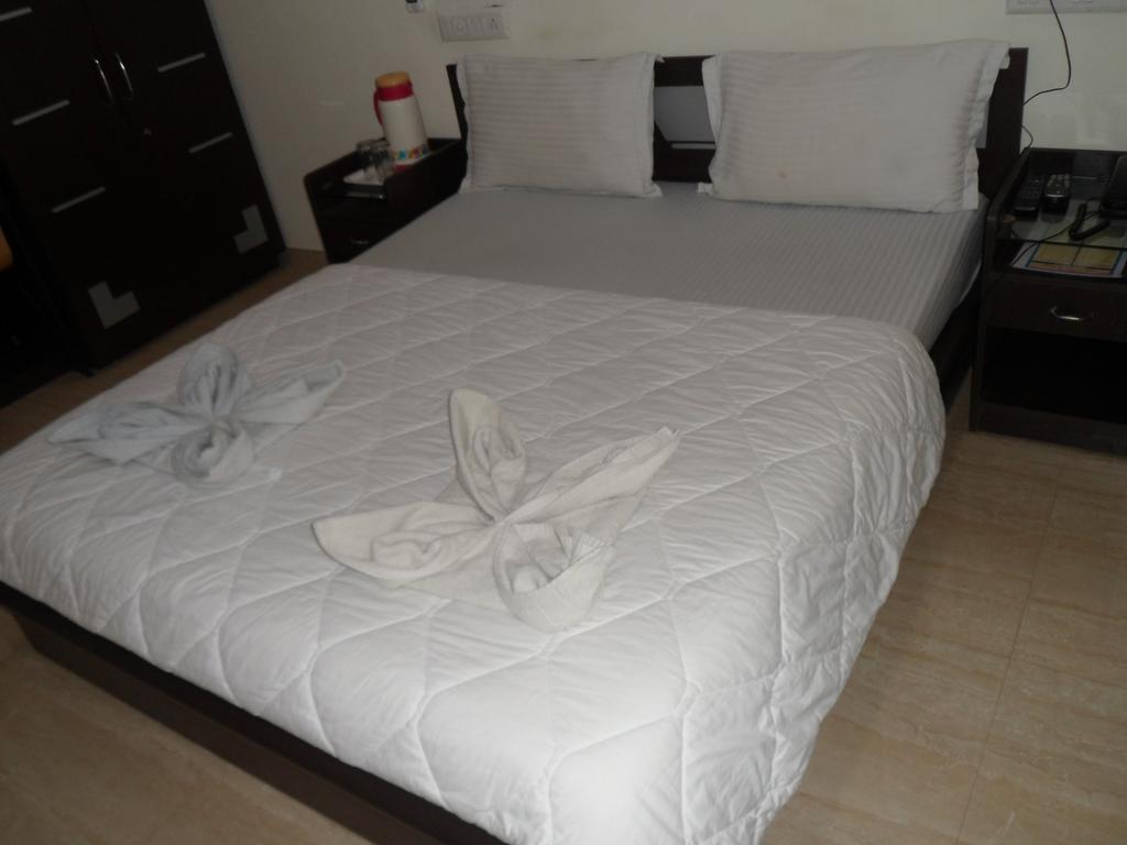 Hotel Rajdeep Inn Ahmedabad Eksteriør billede