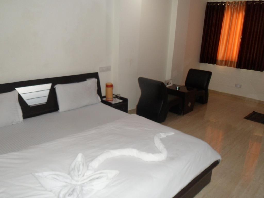 Hotel Rajdeep Inn Ahmedabad Eksteriør billede