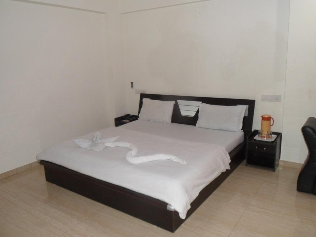 Hotel Rajdeep Inn Ahmedabad Eksteriør billede