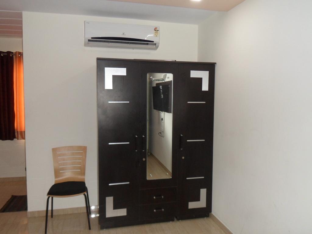 Hotel Rajdeep Inn Ahmedabad Eksteriør billede