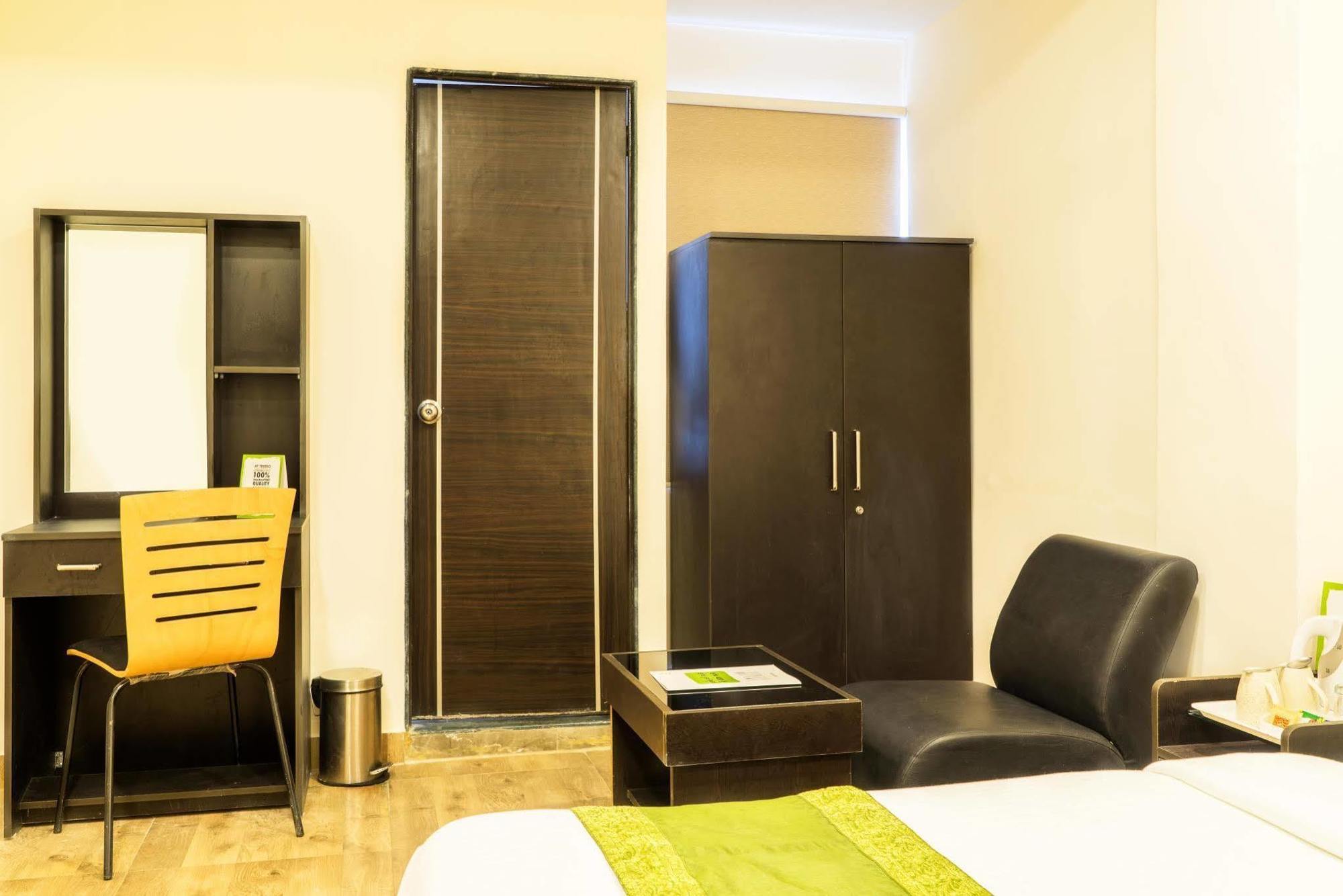 Hotel Rajdeep Inn Ahmedabad Eksteriør billede